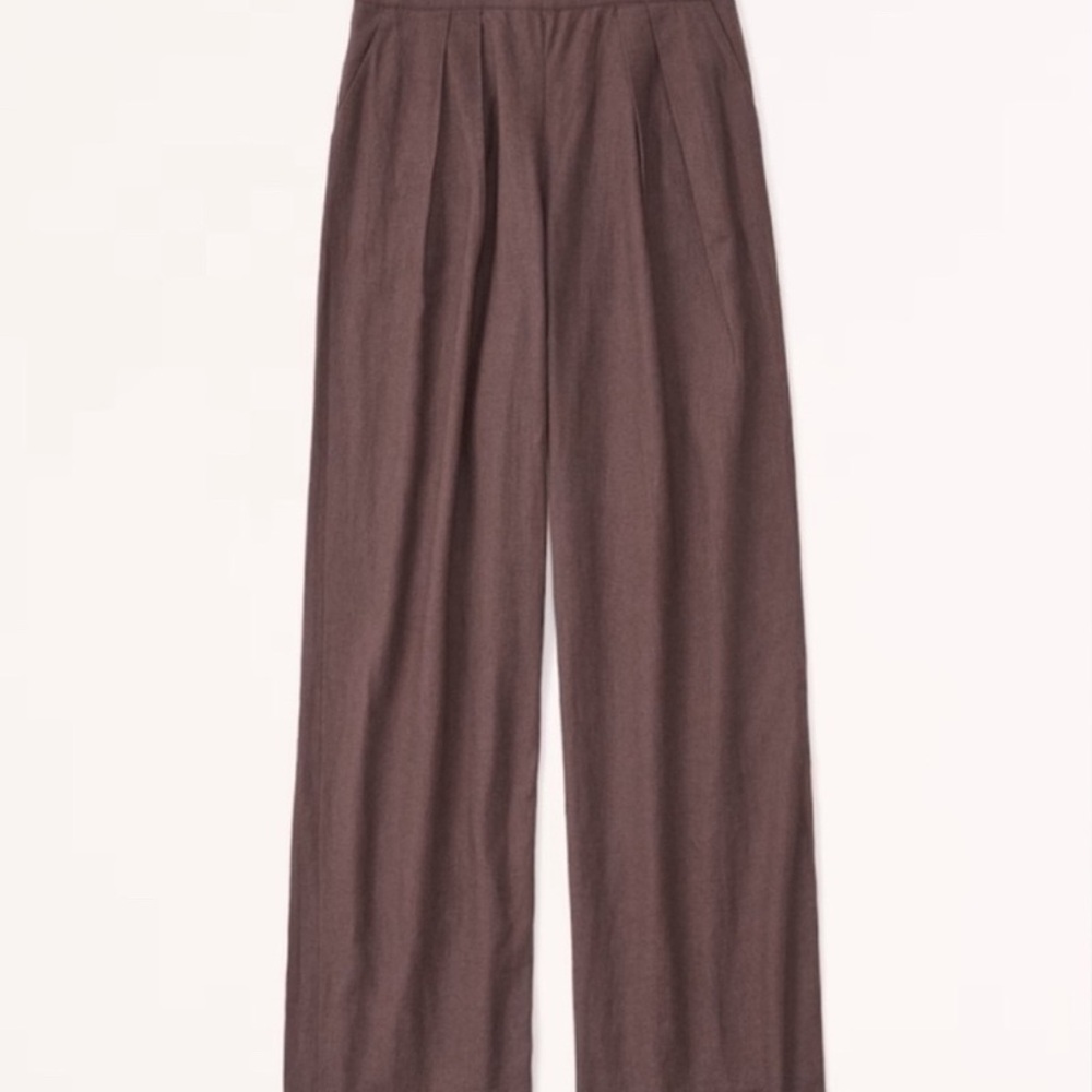 Abercrombie & Fitch Women's Wide Leg Pants in Deep Brown